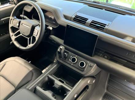 Land Rover - Defender
