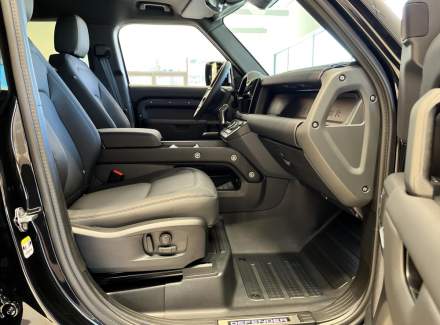 Land Rover - Defender