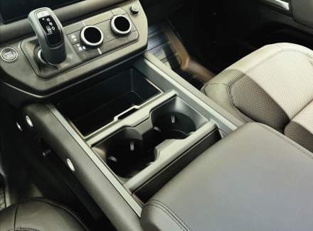 Land Rover - Defender