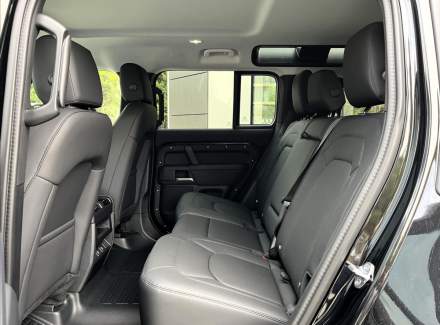 Land Rover - Defender