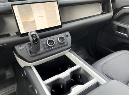 Land Rover - Defender