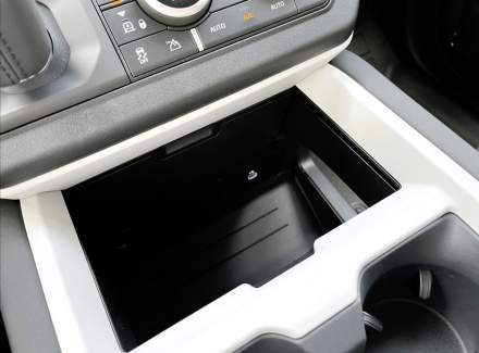 Land Rover - Defender