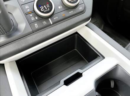 Land Rover - Defender