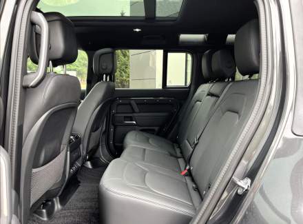 Land Rover - Defender