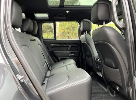 Land Rover - Defender