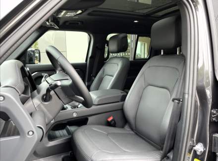 Land Rover - Defender