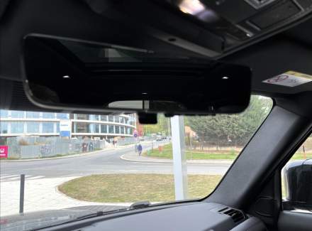 Land Rover - Defender