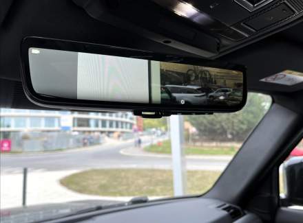 Land Rover - Defender