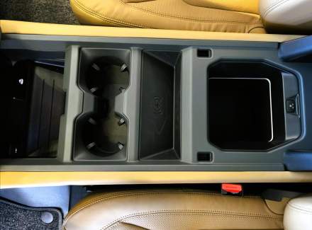 Land Rover - Defender