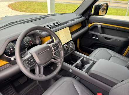 Land Rover - Defender