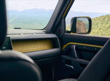 Land Rover - Defender