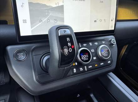 Land Rover - Defender