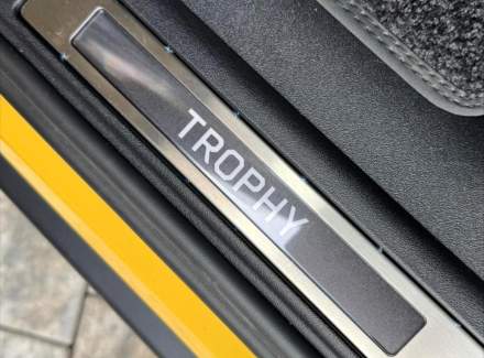 Land Rover - Defender