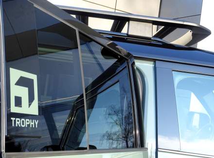 Land Rover - Defender