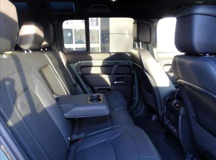 Land Rover - Defender
