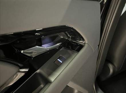 Land Rover - Range Rover Evoque