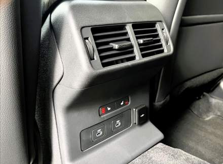 Land Rover - Range Rover Velar