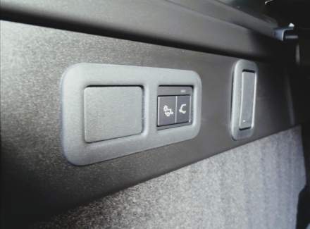 Land Rover - Range Rover Velar