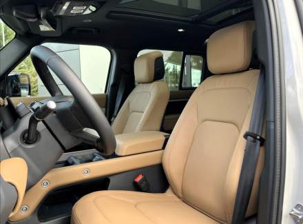 Land Rover - Defender