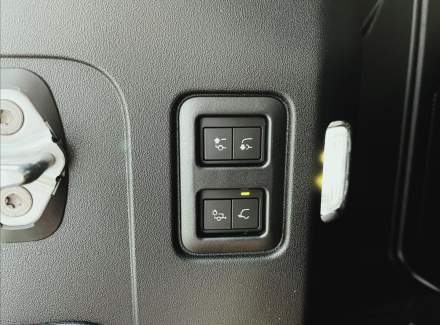 Land Rover - Defender