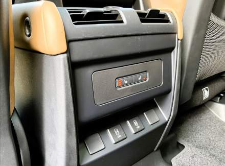 Land Rover - Defender