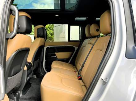 Land Rover - Defender