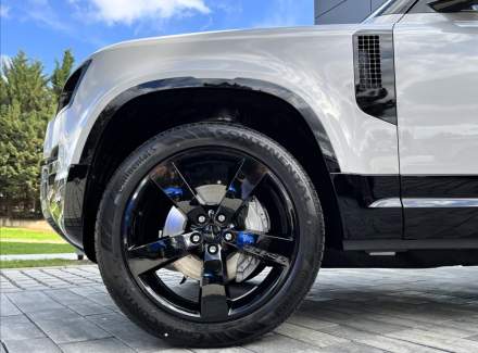 Land Rover - Defender