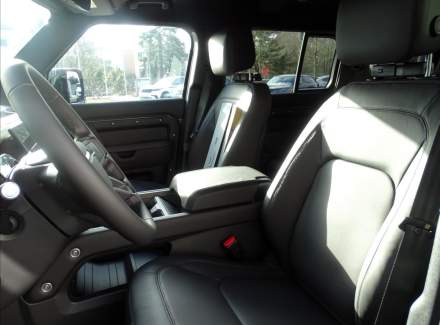 Land Rover - Defender