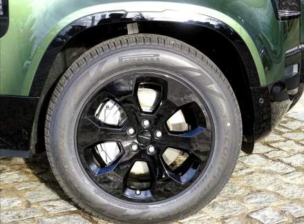 Land Rover - Defender