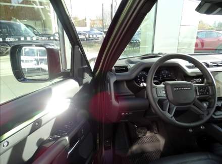 Land Rover - Defender