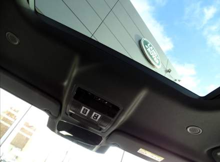 Land Rover - Defender