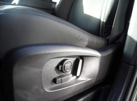 Land Rover - Defender