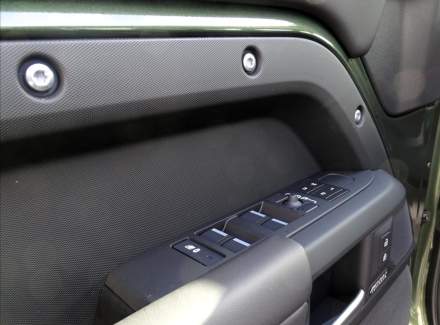 Land Rover - Defender