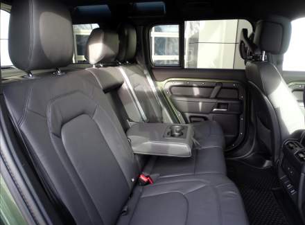 Land Rover - Defender