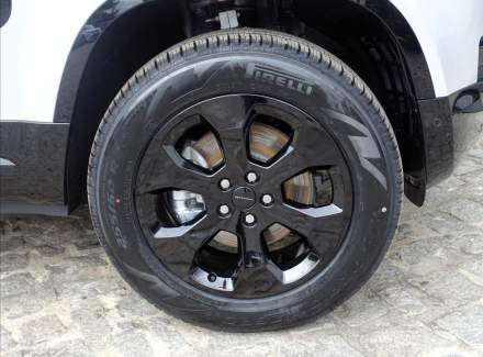 Land Rover - Defender