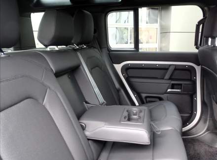 Land Rover - Defender