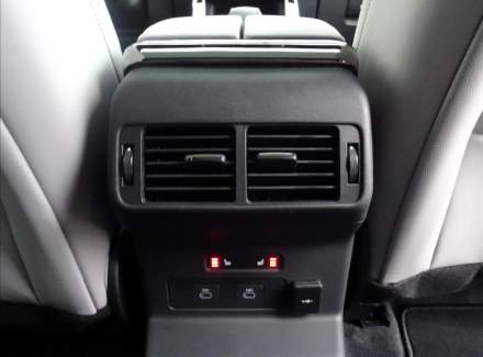 Land Rover - Range Rover Velar