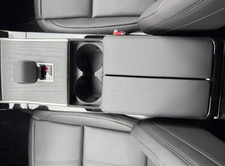 Land Rover - Range Rover Velar