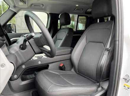 Land Rover - Defender