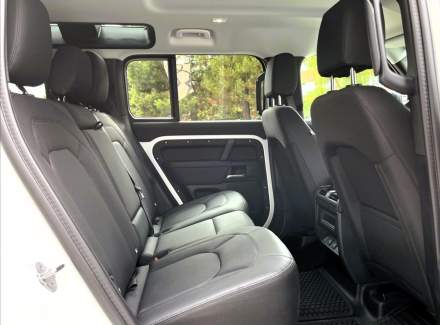 Land Rover - Defender