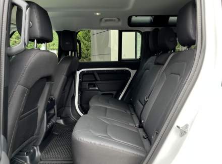 Land Rover - Defender