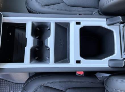 Land Rover - Defender