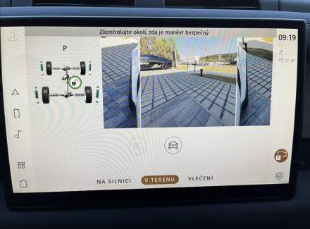 Land Rover - Defender