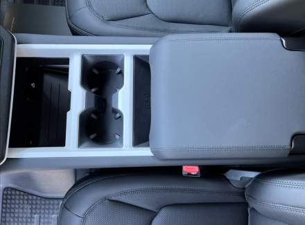 Land Rover - Defender