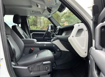 Land Rover - Defender