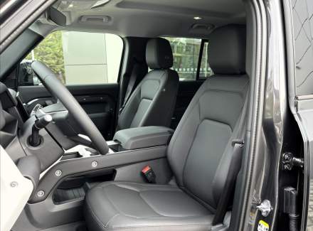 Land Rover - Defender