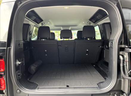 Land Rover - Defender