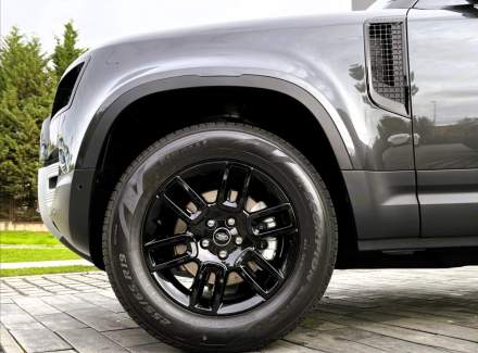 Land Rover - Defender