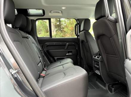 Land Rover - Defender