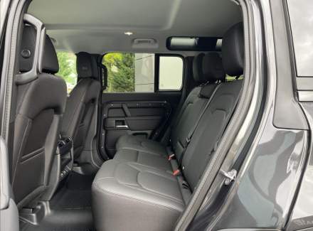 Land Rover - Defender